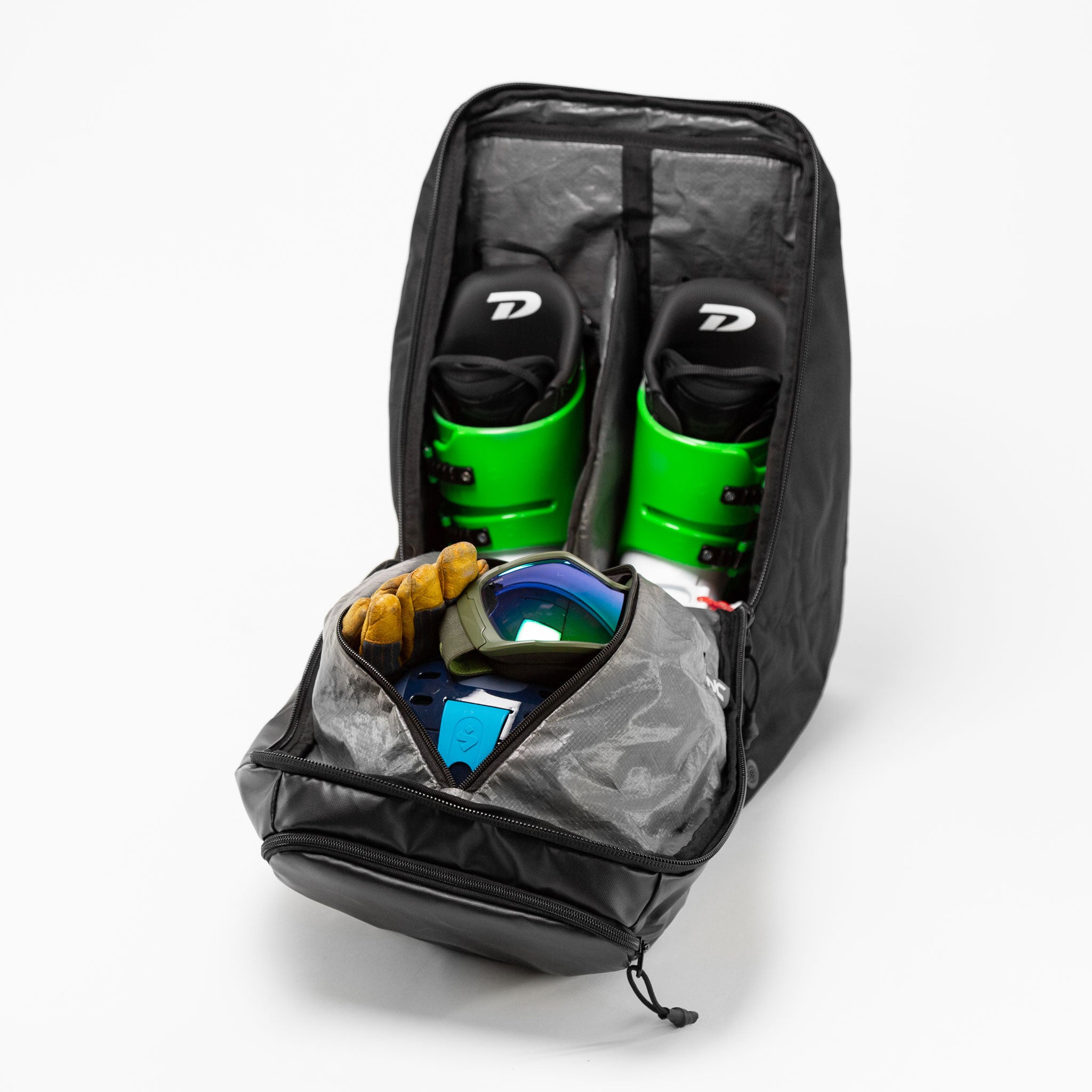 Review: The Dakine Boot Locker 69L is the best snowboard gear bag we've  tested - The Manual